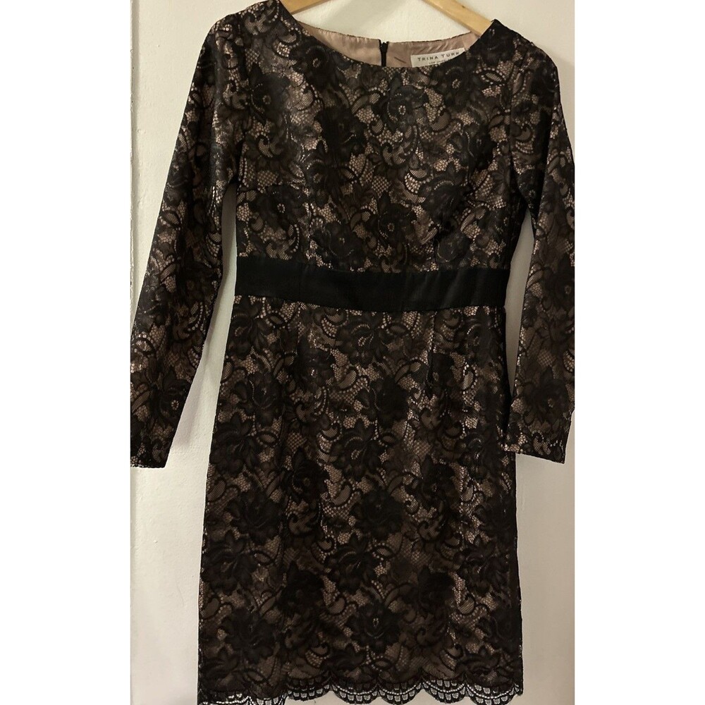 Trina Turk Silk Lace Black Floral Pattern Cocktail Dress Womens sz 6 Scallop Hem
